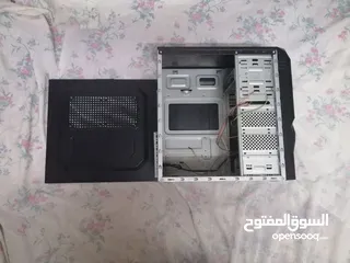  1 Computer Case for sale 20JD كيس كمبيتور للبيع ب 20 دينار  كيس ممتاز وفيه مكان لل CD