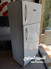  1 ثلاجه حجم 22 قدم عائليه نضيف جدا وشغال 100% على الفحص بحاله جيده جدا  تبريد وتجميد ماشاء الله
