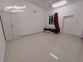  16 غرف للشباب العمانين في ( الموالح ،مرتفعات بوشر، الحيل ) / يشمل الخدمات