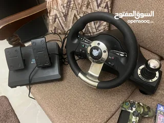 6 PlayStation 4 slim للبيع مستعمل لمدة 3 سنوات مع سيديين ويد مستعملة مع دركسون ودعسة نوع ASA speed
