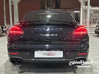  11 Porsche Panamera GTS