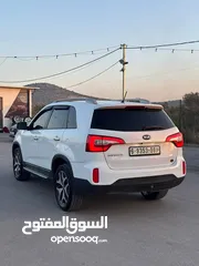  2 كيا سيرنيو لبيع او البدل على هنتر