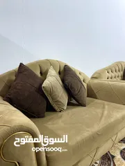  1 قنفات 7 مقاعد مع طاوله و3 طبلات جانبيه