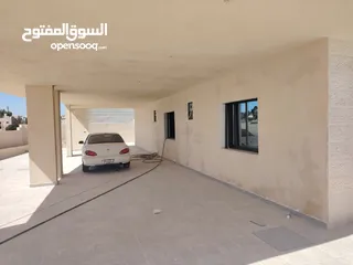  11 بيت مستقل للبيع