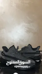  3 Yeezy shoes  العرض حتى نفاد الكمية