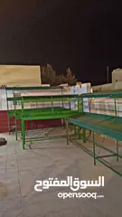  4 يوجد لدينا معدات محل خضار وفواكه وثلاجات مستعملات مدة 8 شهور