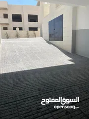  26 شقة ارضية للبيع في الجبيهة 150م2 + 140م2 ترسات خارجية (شقتين في الطابق) على 3 شوارع من المالك