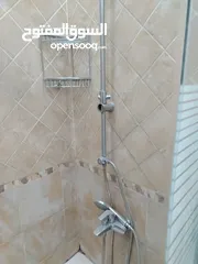  7 3 اطقم مع شور بوكس شبه جديد حمامات للبيع المستعجل
