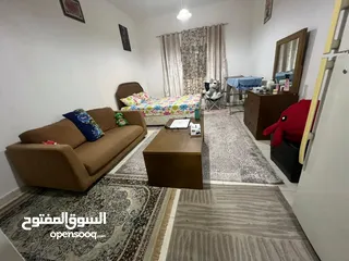  9 استوديو للايجار شهري 2400 شامل الفواتير و كمان  يوجد غرفه و غرفتين في جميع الابراج شهري و سنوي