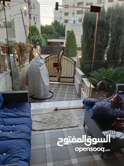  18 شقه طارق ارضي