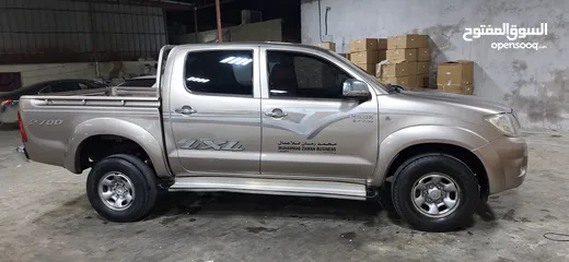  2 TOYOTA HILUX 4×4 VERY GOOD CONDITION