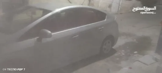  2 تويوتا بريوس للبيع موديل 2011