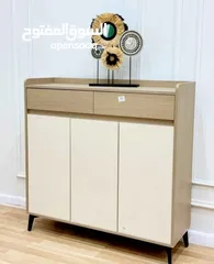  2 خزانة فاخرة بتصميم عصري أنيق ثلاثة دفات مصنوعة من خشب عالي الجودة بلمسة طبيعية تجمع بين اللون الخشبي