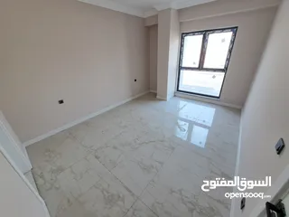  27 للبيع شقة غرفتين وصالة داخل مجمع في ازميت / كارتبة