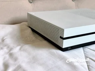  4 Xbox One S - Good Condition