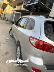  4 هيونداي سانتافيه