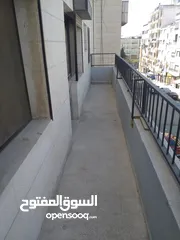  8 شقتين فارغات للاجار الشهري بالصويفيه سكن عائلات