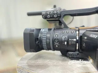  1 كاميرا تصوير فيديو ماركة سوني