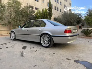  7 Bmw 740 model 2001