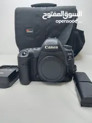  6 للبيع كامير canon 5d mark 4 -عداد الشتر 27 الف. -الكاميرا وكالة نظيفة جدا استخدام شخصي. (شنتة+بطارية