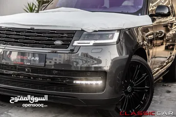  23 Range Rover Vogue 2023 Plug in hybrid Black Package   السيارة مميزة