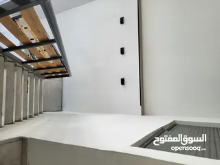  8 مكتب جاهز ومؤثث