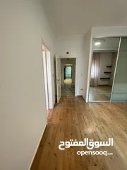  5 شقة شبه أرضي مميزة للبيع في دير غبار
