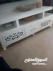  5 غرفة نوم وطاولة سفرة وطاولة تلفزيون