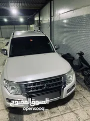  1 mitsubishi pajero gls