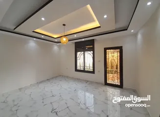  16 شقه فارغه سوبر ديلوكس للبيع في  شفا بدران