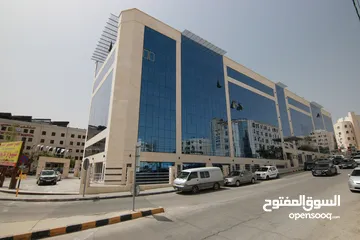  7 عيادة للإيجار من المالك جانب المستشفى التخصصي مساحة 58م (مجمع الحسيني الطبي)