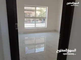  2 شقة في منطقة المأمون/ بغداد مساحة كبيرة 200 متر