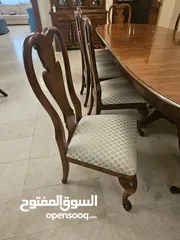  4 طاولة سفر خشب صولد 10 مقاعد قابلة للتكبير و التصغير بحالة ممتازة للبيع