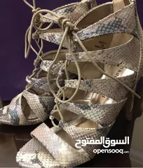  7 صندل مشبك جديد غير ملبوس نهائياً من ماركة ستيف مادين ، لقطة