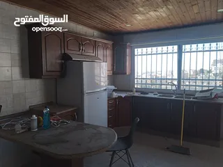  3 استديو و روف في منطقة الرابية موقع خيالي