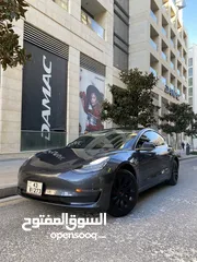  1 Tesla model 3 standard plus 2020