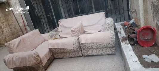 2 كنب للبيع مقابل لتفوض