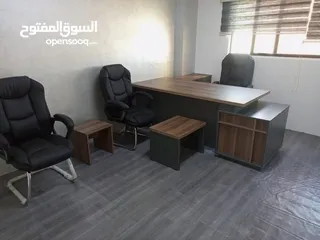  2 مكتب مدير قياس مترين مع جانبية وادراج وطاولة هديه مع كل مكتب توصيل مجاني لعمان