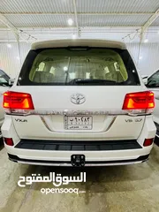  3 لاندكروز 2021 V8 5700 ماشيه 24 الف جديده السياره