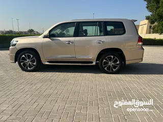  4 Toyota land cruiser  V8 gcc 2009