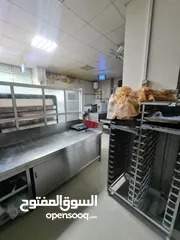 17 مخبز جاهز للبيع وفي موقع ممتاز جداااااااااا ودخل ممتاز سبب البيع مغادرة البلاد
