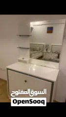  13 شقة فاخرة مؤثثة كامل ببرج بالجفير  تعطي اقامة دائمة للاجانب  بها كافة الامكانيات