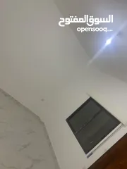  13 بيت للبيع يحوي على شقتين كل شقه لها سطحها الخاص بقوشان منفصل