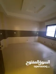  13 شقة ارضية فارغة للايجار في دير غبار مع مدخل خاص