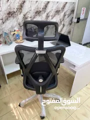  11 إذا دوامك طويل أو شغلك على المكتب كثير،وفرنالك تشكيلة كراسي مدير مع مسند رقبة باسعار مميزة