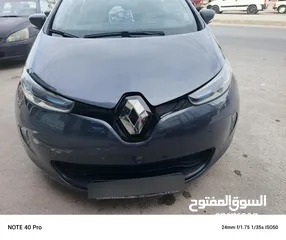  13 رنو زوي 2018 بيع كاش او بالتقسيط بدون بنوك  أو شركات التسهيل جميع الاضافات السياره اربعه جيد