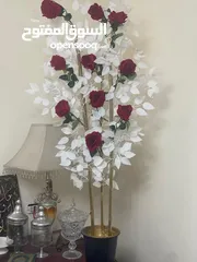  7 أشجار زينه ورد صناعي   متوفر لون احمر فقط  شغل بيتي مرتب بزبط داخلي و خارجي للمنزل وللغرف و للمداخل