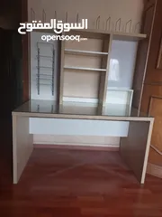  2 مكتب دراسي من ايكيا للبيع بسعر مغري