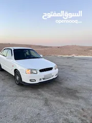  4 فيرنا موديل 2000 لون ابيض بسعر مناسب