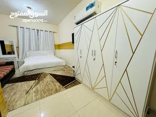  5 غرفه وصاله مفروشه بالكامل للإيجار الشهري فس النعيميه مقابل فندق رمادا بلاك